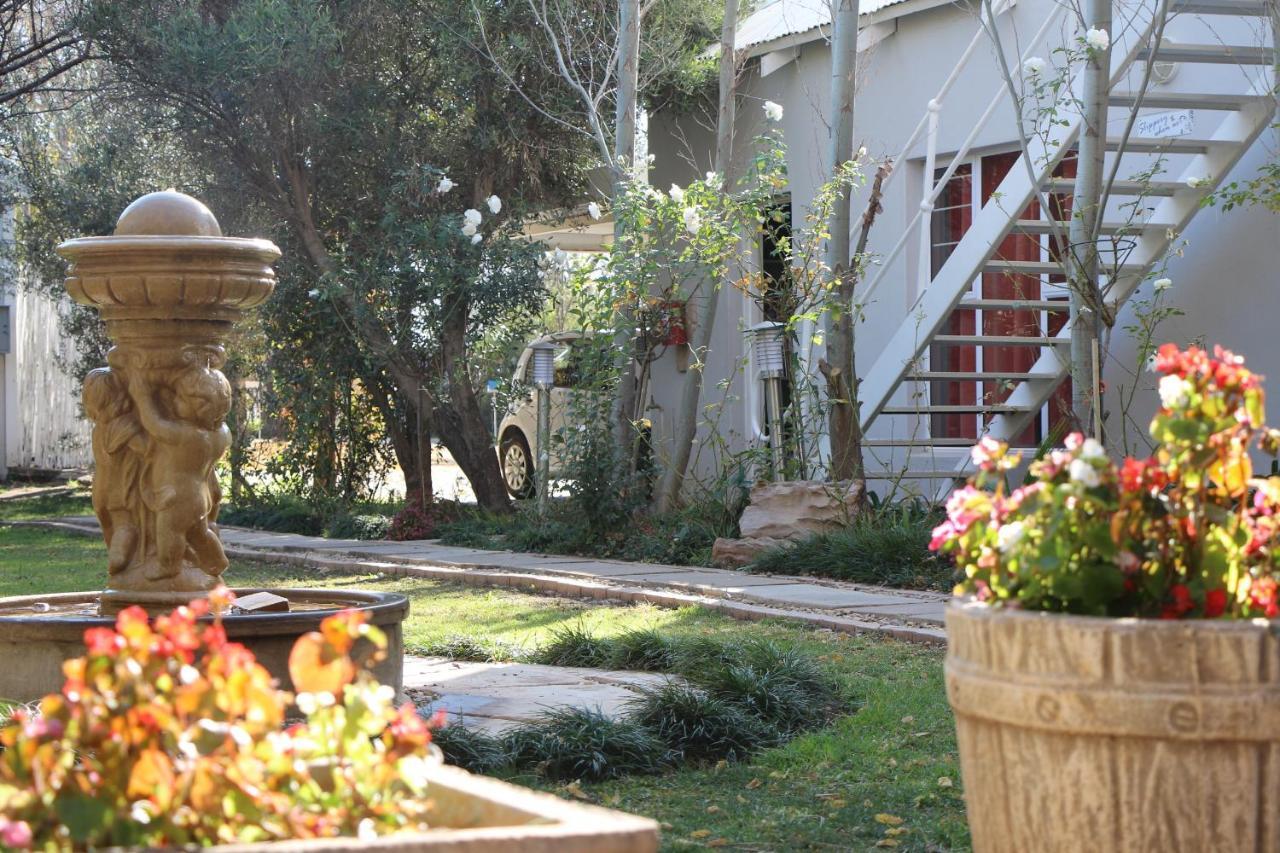 Indigo Moon Guesthouse Lichtenburg Екстер'єр фото