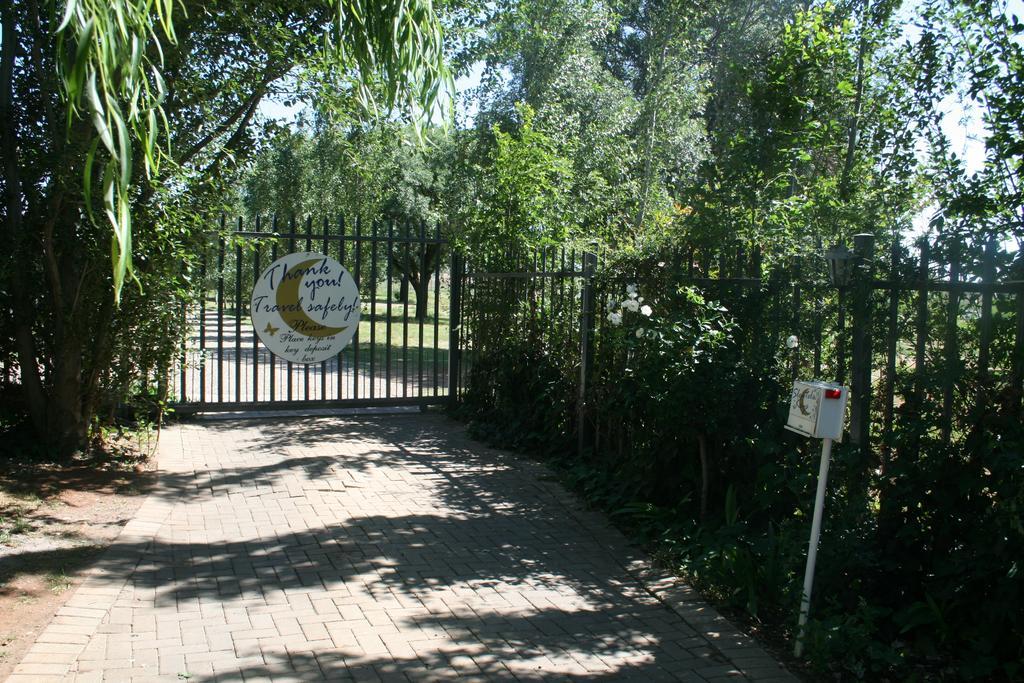 Indigo Moon Guesthouse Lichtenburg Екстер'єр фото