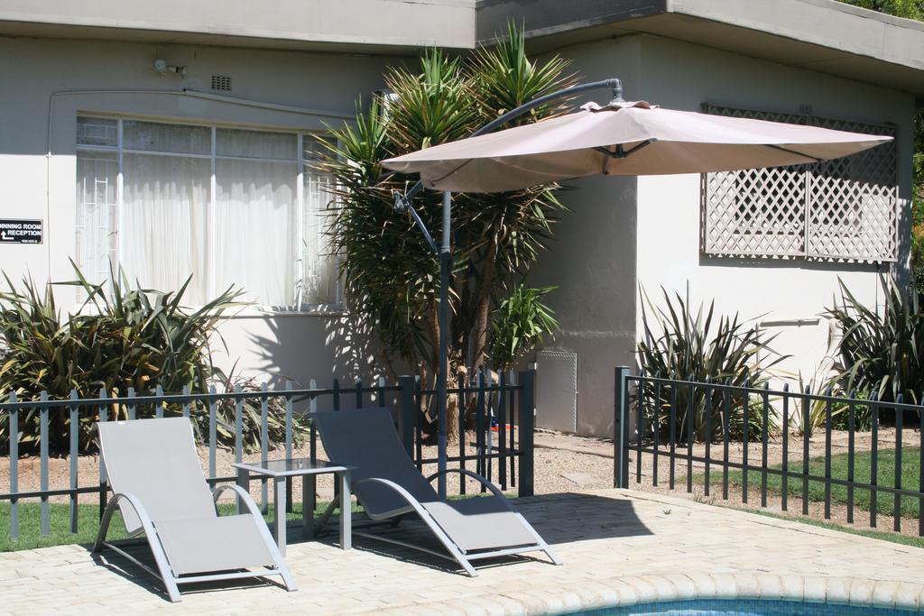 Indigo Moon Guesthouse Lichtenburg Екстер'єр фото