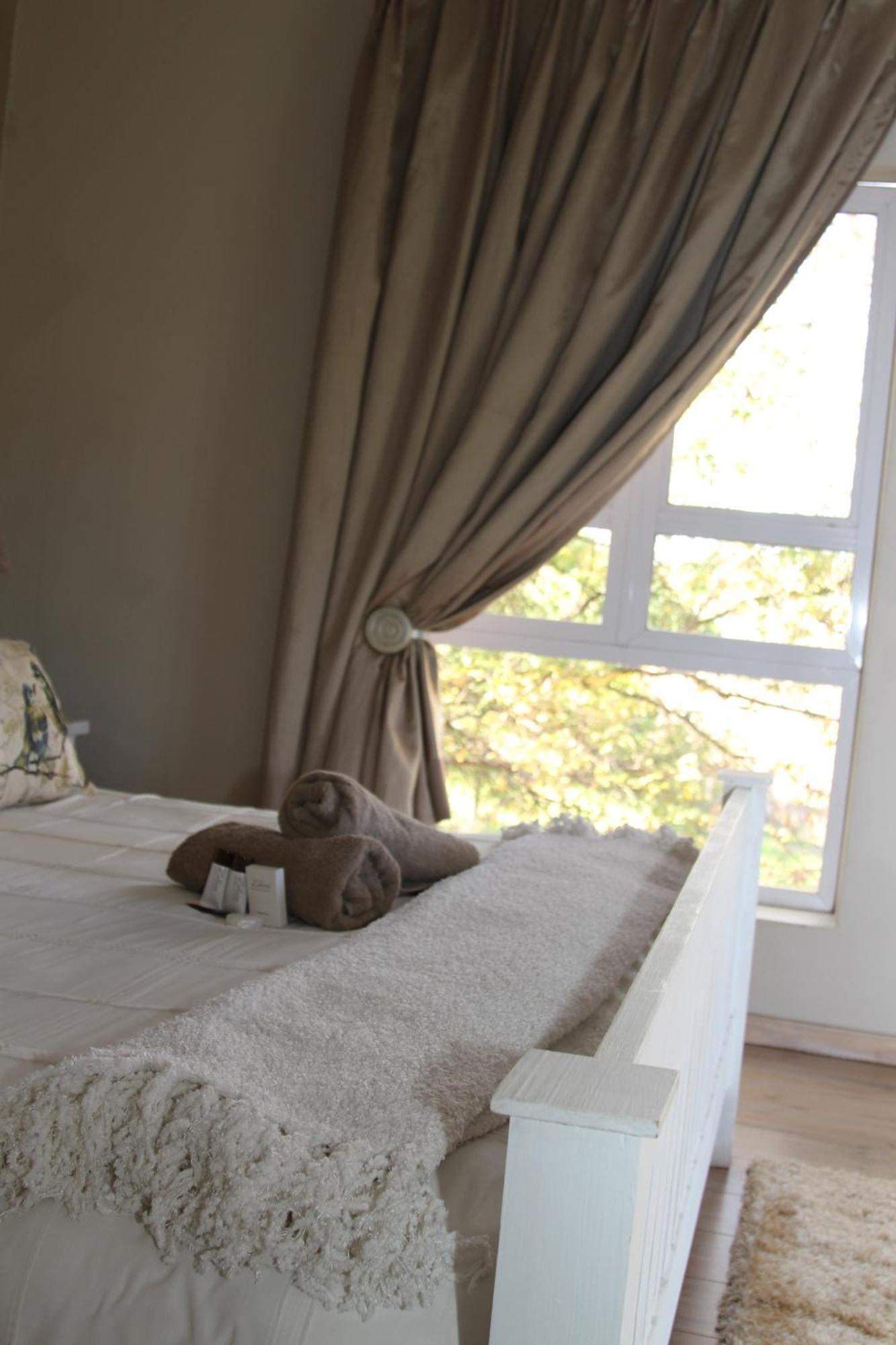 Indigo Moon Guesthouse Lichtenburg Екстер'єр фото