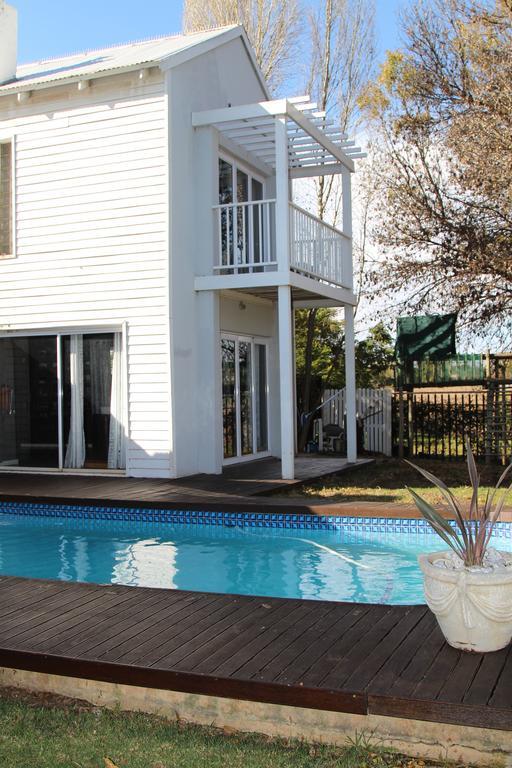 Indigo Moon Guesthouse Lichtenburg Екстер'єр фото