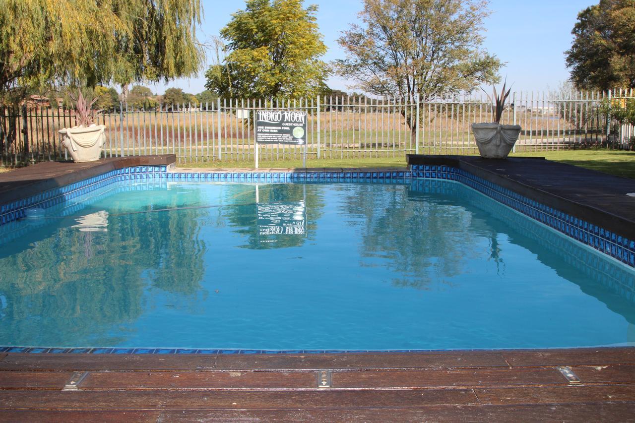 Indigo Moon Guesthouse Lichtenburg Екстер'єр фото