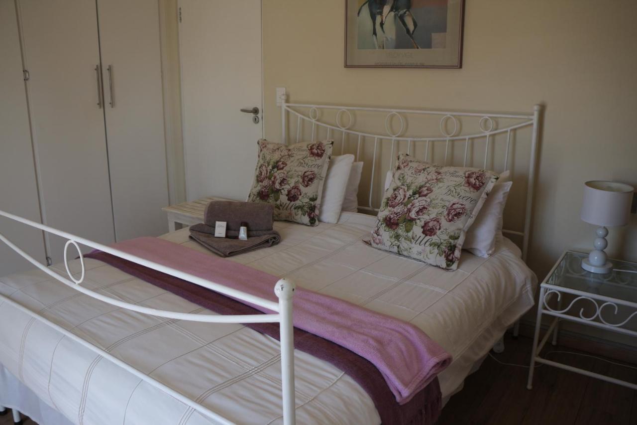 Indigo Moon Guesthouse Lichtenburg Екстер'єр фото