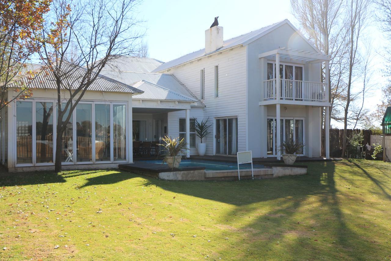 Indigo Moon Guesthouse Lichtenburg Екстер'єр фото
