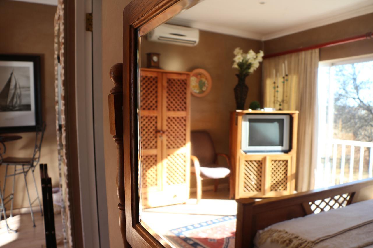 Indigo Moon Guesthouse Lichtenburg Екстер'єр фото
