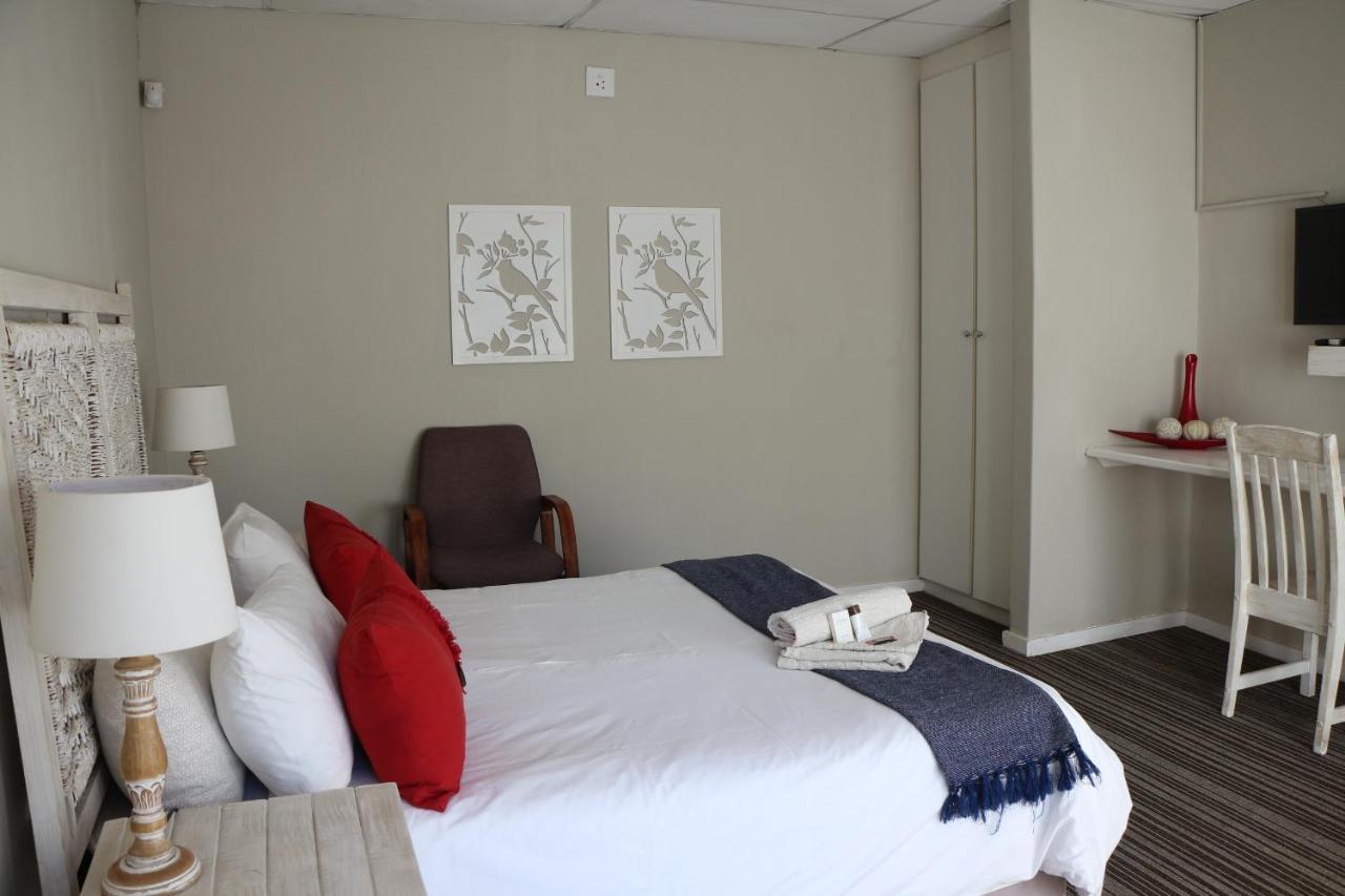 Indigo Moon Guesthouse Lichtenburg Екстер'єр фото