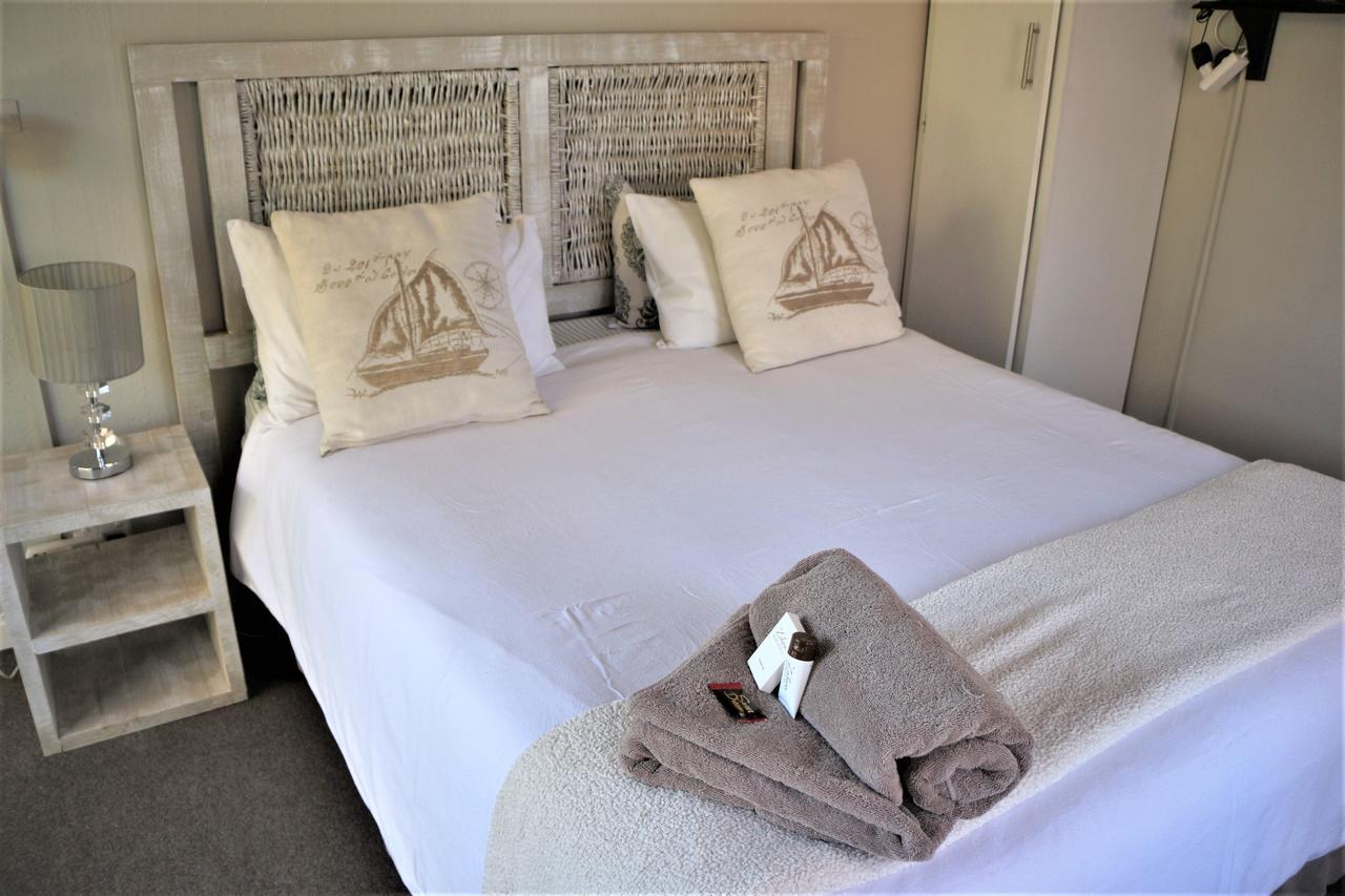 Indigo Moon Guesthouse Lichtenburg Екстер'єр фото