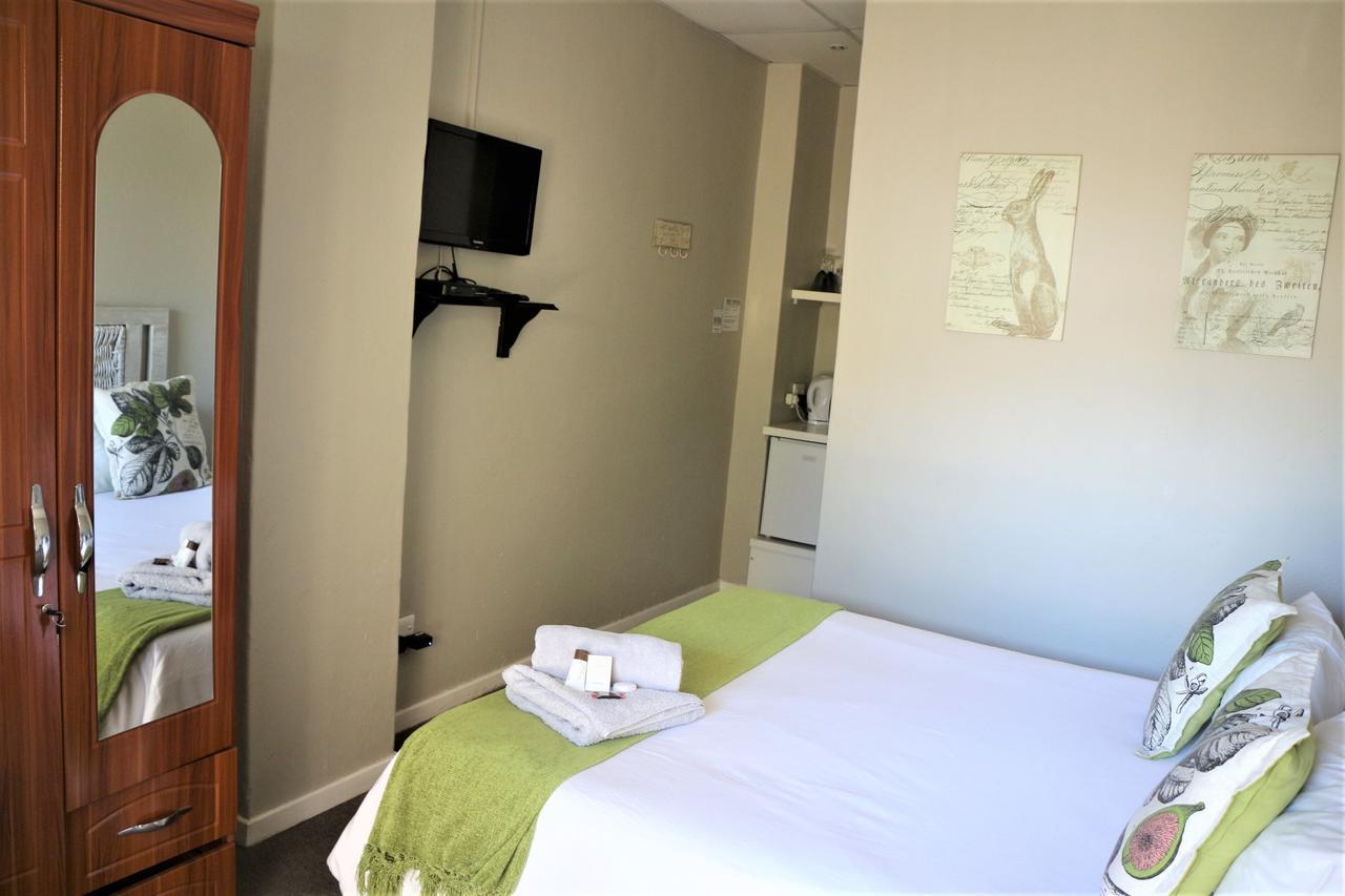 Indigo Moon Guesthouse Lichtenburg Екстер'єр фото