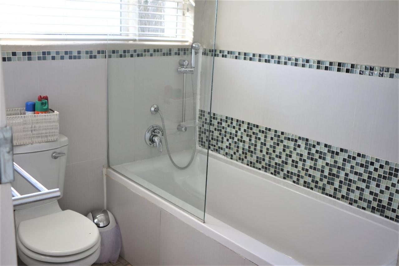 Indigo Moon Guesthouse Lichtenburg Екстер'єр фото
